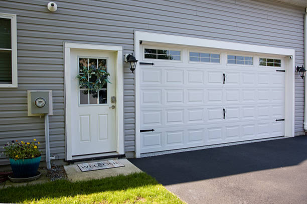 24/7 Emergency Garage Door Panel Replacement experts in Sterling County County, TX